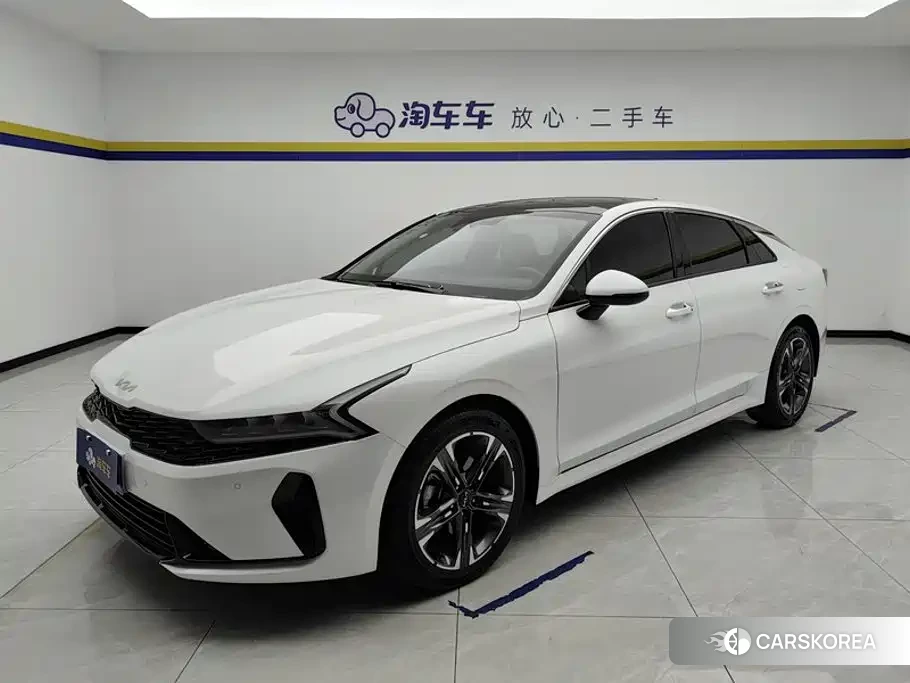 Kia K5 2023 Белый из Китая, фото 2