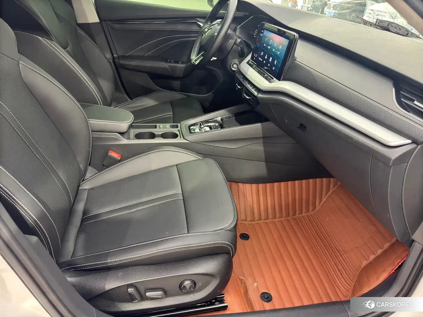 Skoda Octavia 2022 Белый из Китая, фото 2