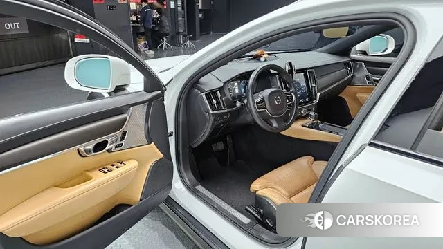 Volvo V90 Cross-Country 2018 Белый из Кореи, фото 2