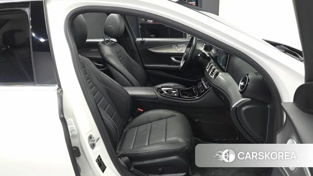 Mercedes-Benz E-Class W213 2020 Белый из Кореи, фото 2