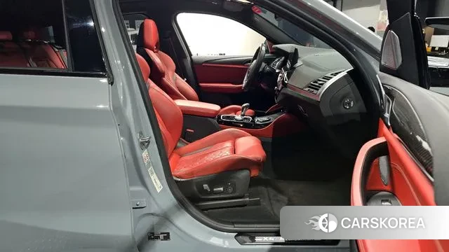 BMW X4M (G02) 2022 Светло-серебряный цвет из Кореи, фото 2