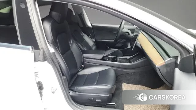 Tesla Model 3 2020 Белый из Кореи, фото 2