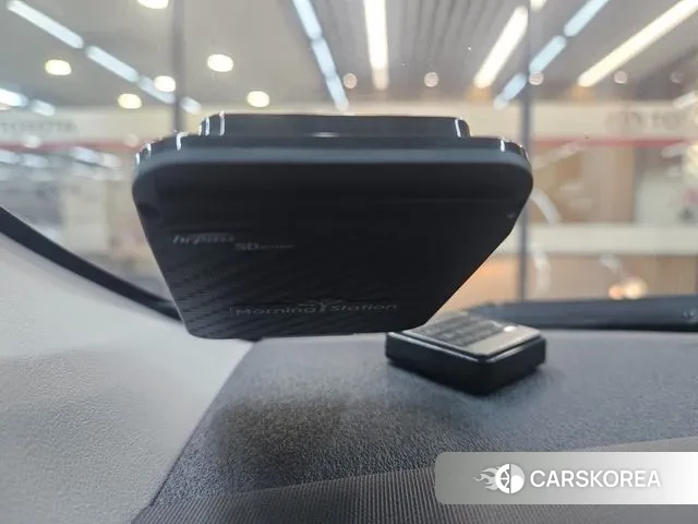 Toyota Prius C 2020 Серебристо-серый из Кореи, фото 2