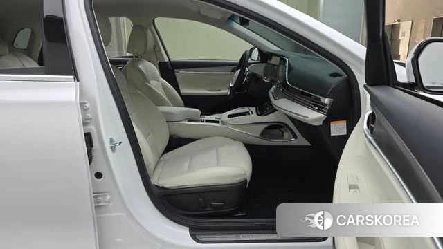 Hyundai The New Grandeur IG Hybrid 2022 Белый из Кореи, фото 2