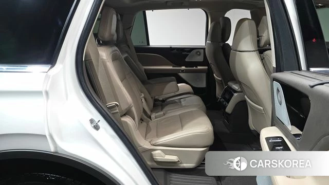 Lincoln Aviator 2nd generation 2022 Белый из Кореи, фото 2