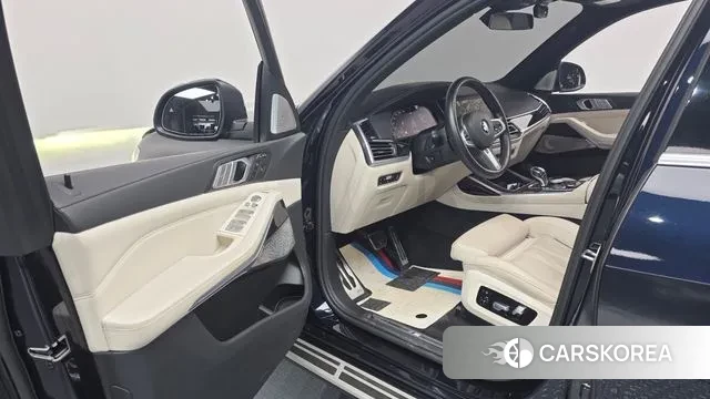 BMW X7 (G07) 2021 Черный из Кореи, фото 2