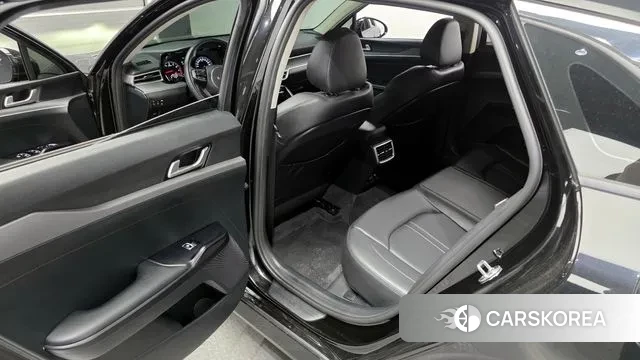 Kia K5 3rd generation 2023 Черный из Кореи, фото 2