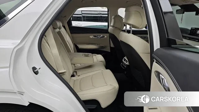 Genesis GV70 2023 Белый из Кореи, фото 2