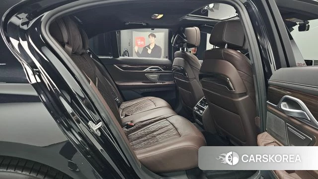 BMW 7 Series (G11) 2020 Черный из Кореи, фото 2