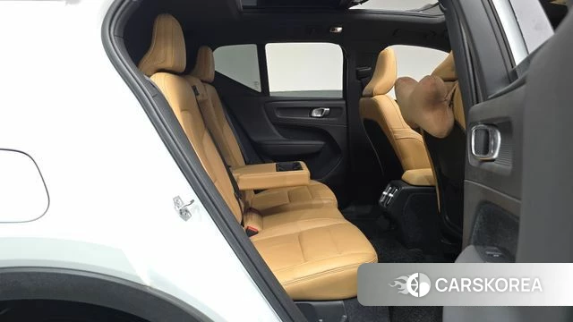 Volvo XC40 2020 Белый из Кореи, фото 2