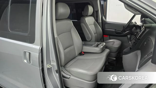 Hyundai The New Grand Starex 2018 Серебристо-серый из Кореи, фото 2