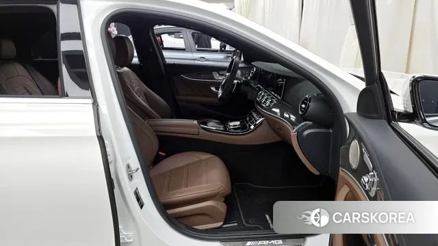 Mercedes-Benz E-Class W213 2021 Белый из Кореи, фото 2