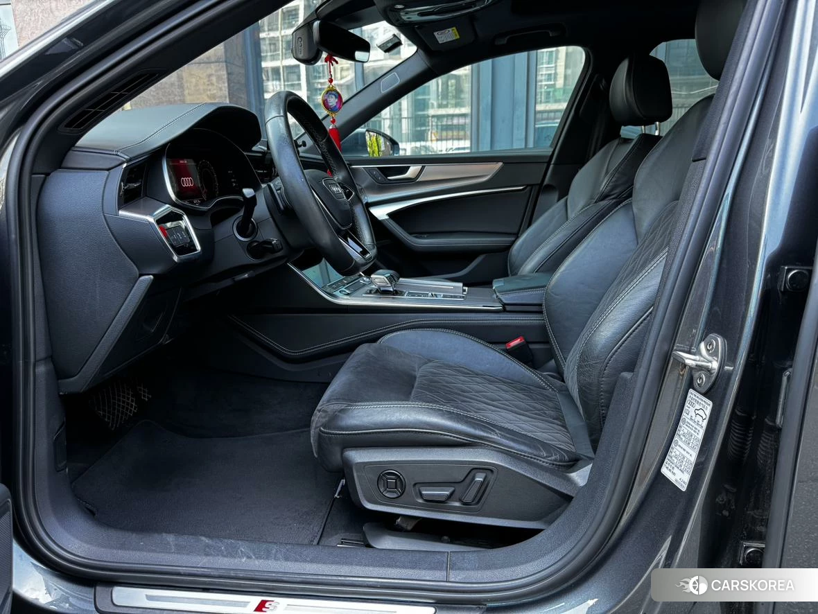 Audi A6L 2020 Темно-серый из Китая, фото 2