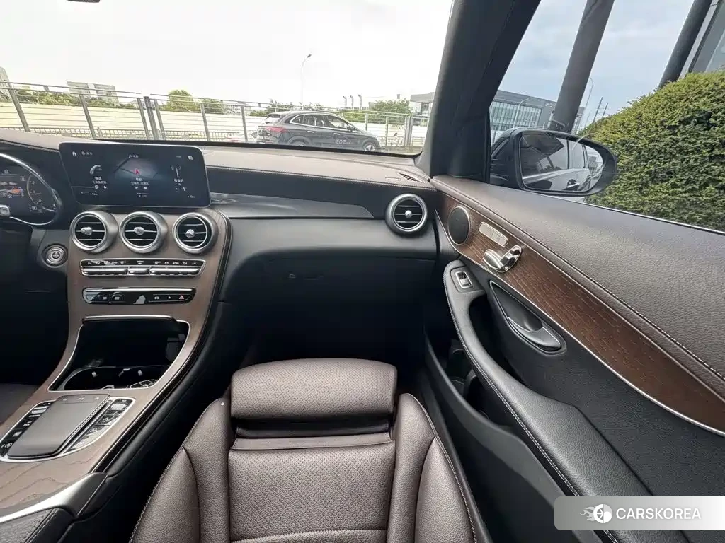 Mercedes-Benz GLC 2022 Черный из Китая, фото 2