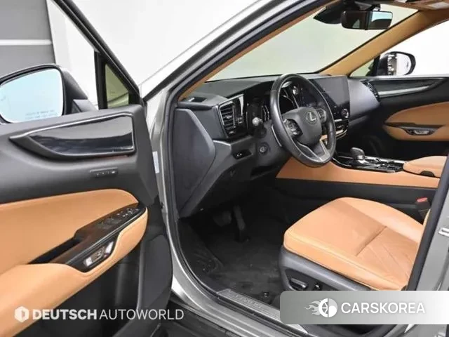 Lexus NX350h Second generation 2023 Серебристо-серый из Кореи, фото 2