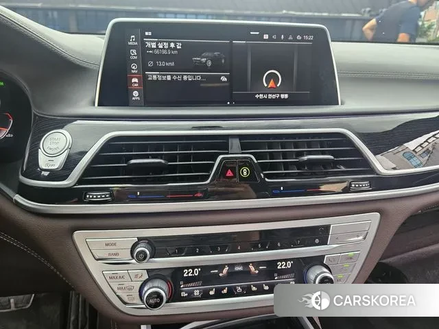 BMW 7 Series (G11) 2020 Черный из Кореи, фото 2