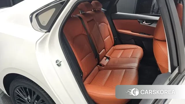 Kia The New K3 2nd generation 2023 Белый из Кореи, фото 2