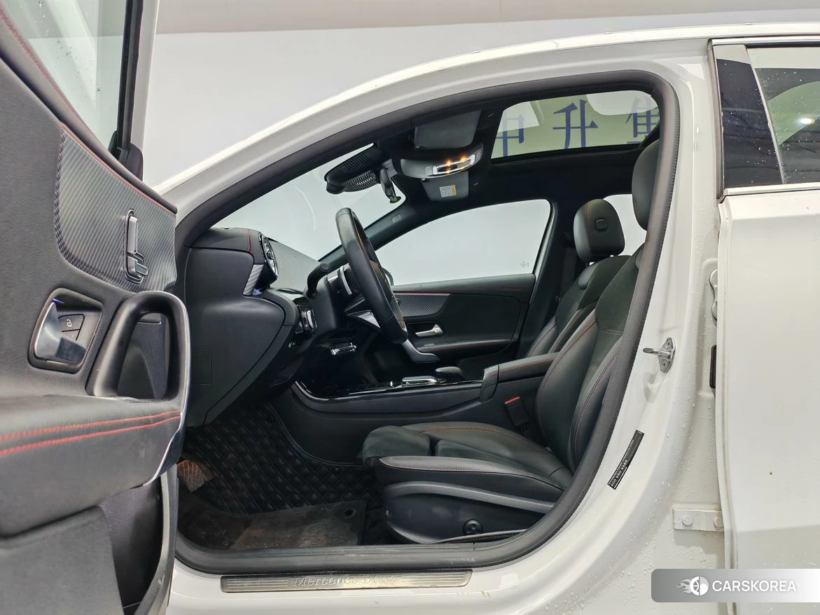 Mercedes-Benz Class A 2022 Белый из Китая, фото 2