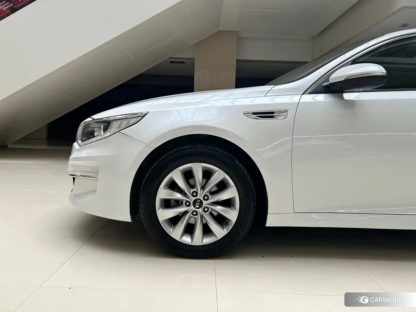 Kia K5 2018 Белый из Китая, фото 2
