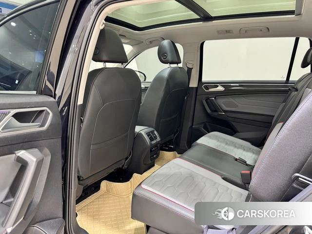 Volkswagen Tiguan L 2023 Черный из Китая, фото 2