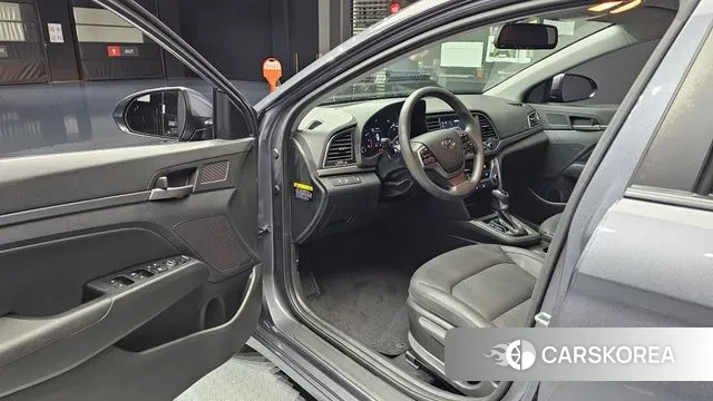 Hyundai Avante AD 2018 Серый из Кореи, фото 2