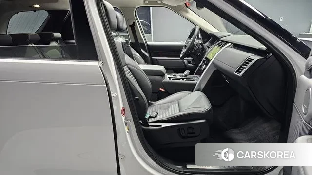 Land Rover Discovery 5 2022 Белый из Кореи, фото 2