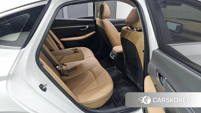 Hyundai Sonata D Edge Hybrid (DN8) 2023 Белый из Кореи, фото 2