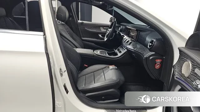 Mercedes-Benz E-Class W213 2022 Белый из Кореи, фото 2