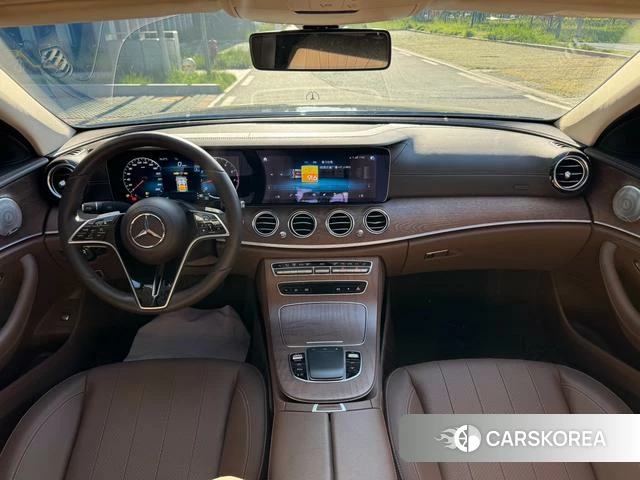 Mercedes-Benz E-class 2023 Черный из Китая, фото 2