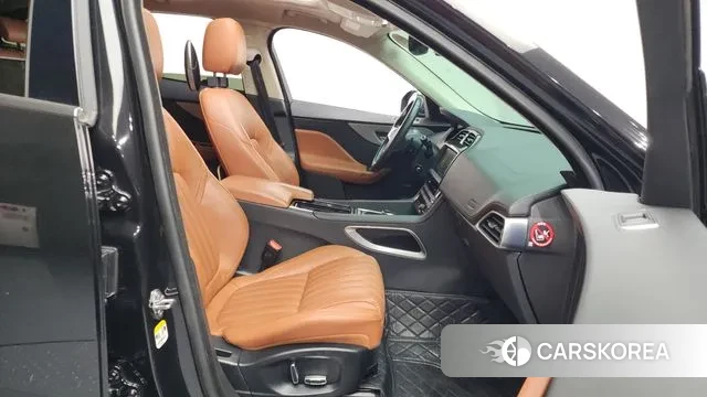 Jaguar F-PACE 2019 Черный из Кореи, фото 2