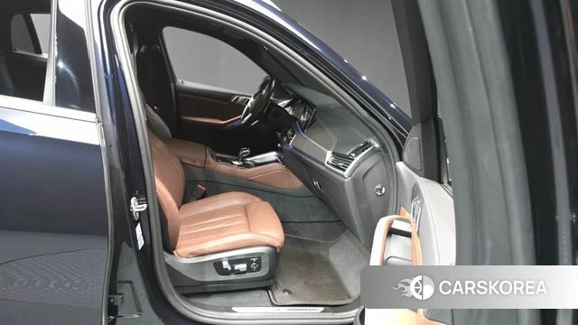 BMW X6 (G06) 2022 Черный из Кореи, фото 2