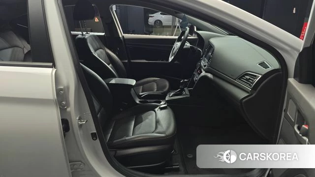 Hyundai Avante AD 2018 Белый из Кореи, фото 2