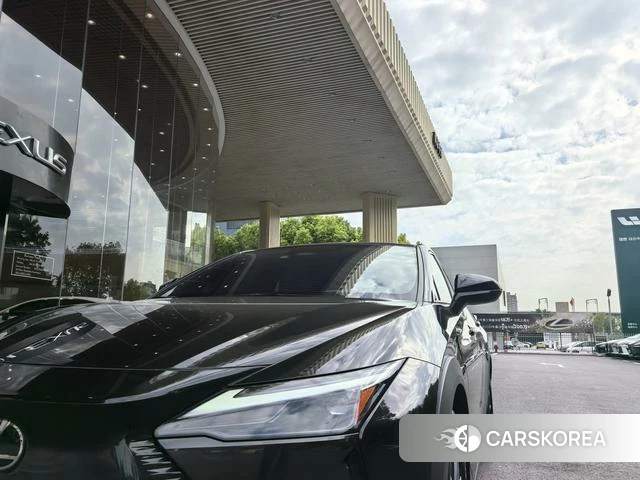 Lexus RZ 2024 Черный из Китая, фото 2