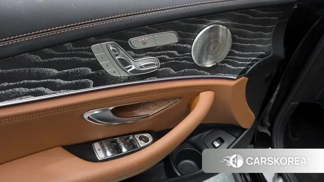 Mercedes-Benz E-Class W213 2021 Черный из Кореи, фото 2