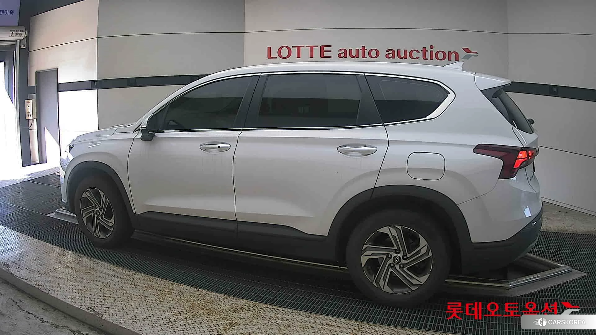Hyundai Santa Fe 2021 Белый из Кореи, фото 2
