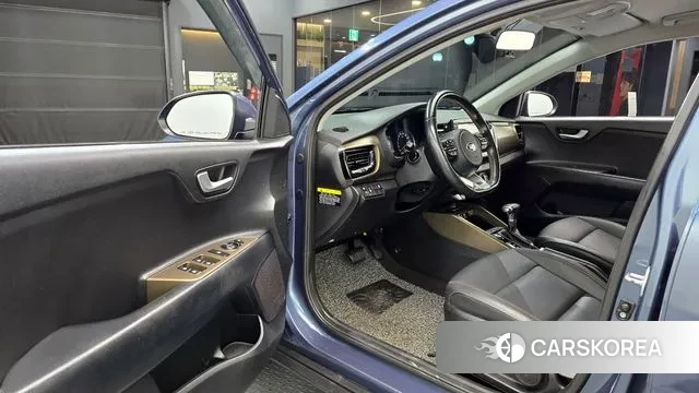 Kia Stonic 2018 Синий из Кореи, фото 2