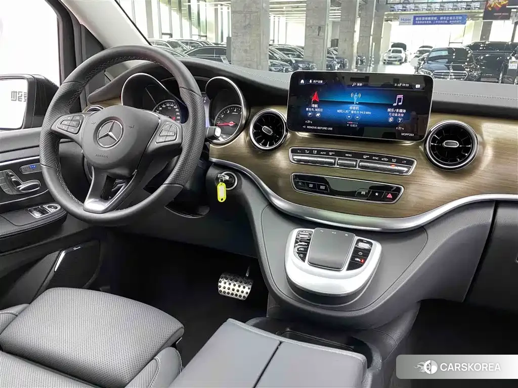 Mercedes-Benz V-Class 2024 Черный из Китая, фото 2