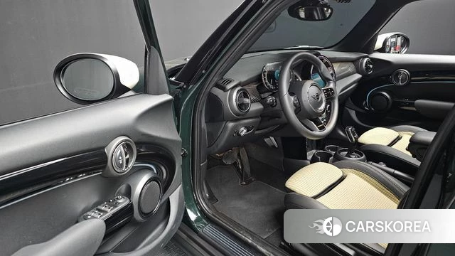 Mini Cooper 2022 Темно-зеленый из Кореи, фото 2