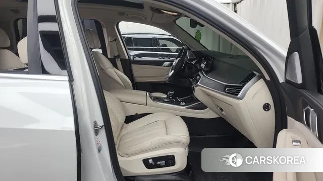 BMW X7 (G07) 2021 Белый из Кореи, фото 2