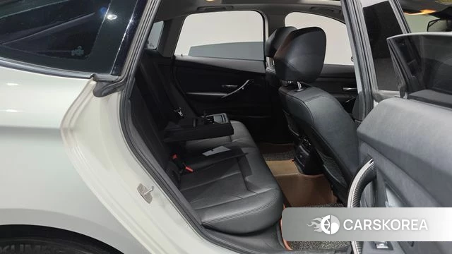 BMW 3 Series GT (F34) 2018 Белый из Кореи, фото 2
