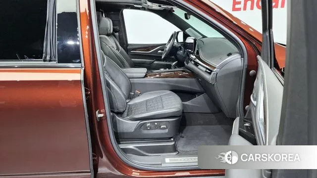 Cadillac Escalade 5th Generation 2022 Коричневый из Кореи, фото 2