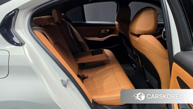 BMW 3 Series (G20) 2023 Белый из Кореи, фото 2