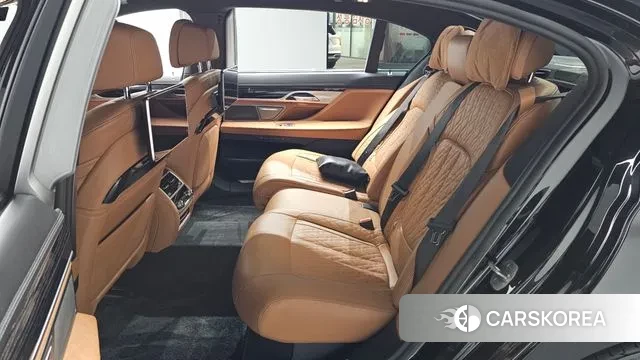 BMW 7 Series (G11) 2021 Черный из Кореи, фото 2