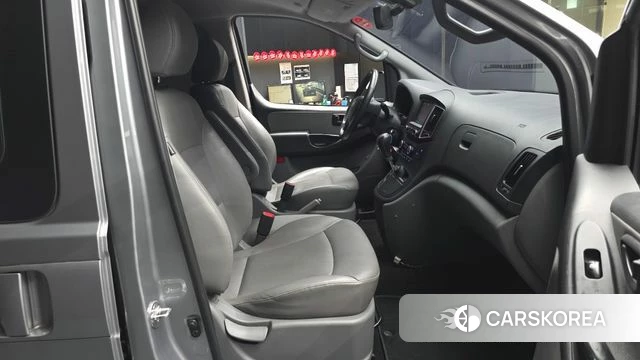 Hyundai The New Grand Starex 2018 Серебряный из Кореи, фото 2
