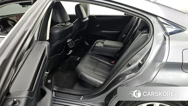 Lexus ES300h 7th generation 2020 Серый из Кореи, фото 2