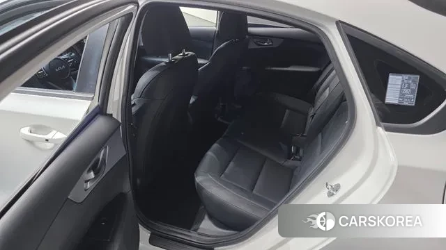 Kia The New K3 2nd generation 2021 Белый из Кореи, фото 2