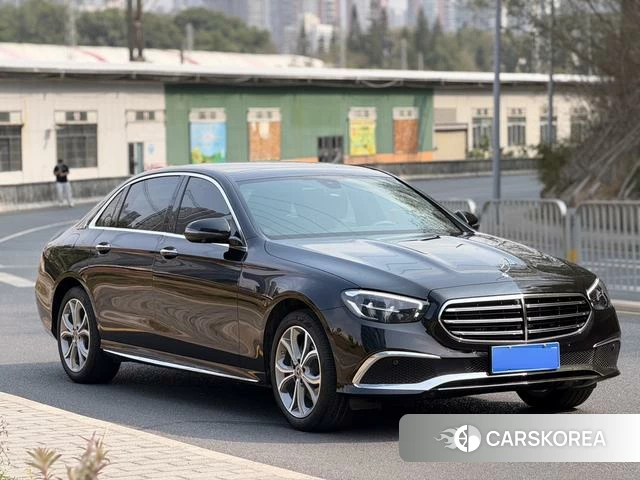 Mercedes-Benz E-class 2024 Черный из Китая, фото 2