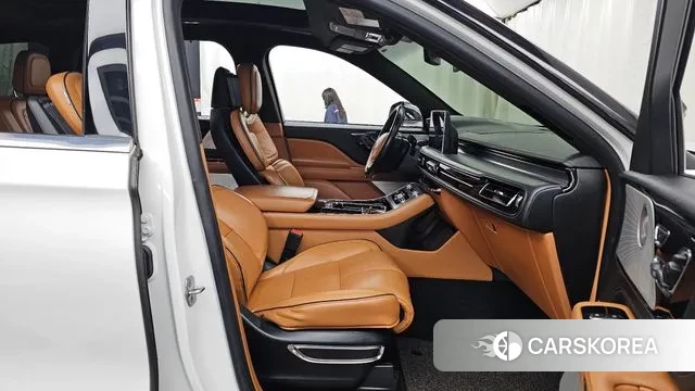 Lincoln Aviator 2nd generation 2020 Белый из Кореи, фото 2