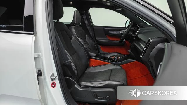 Volvo XC40 2019 Белый из Кореи, фото 2