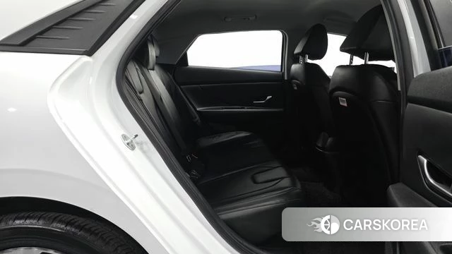Hyundai Avante Hybrid (CN7) 2022 Белый из Кореи, фото 2